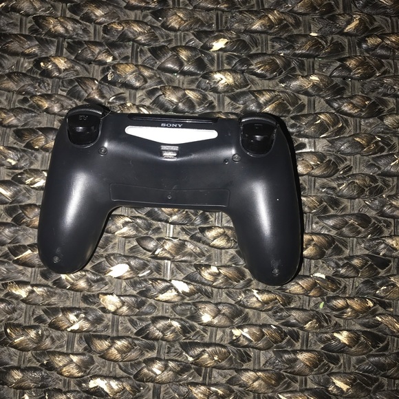 PS4 controller - Picture 2 of 3